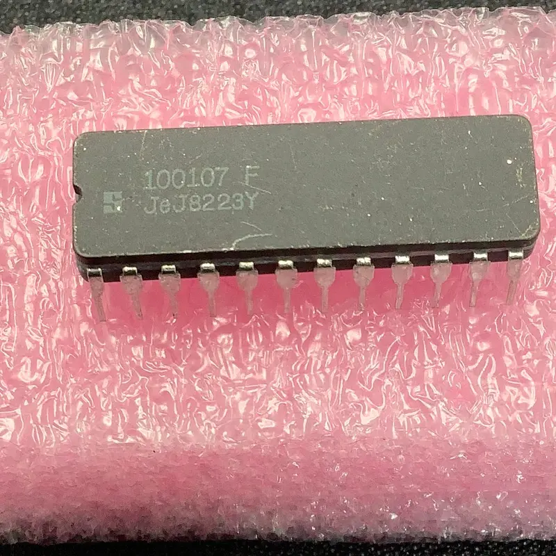 100107F - Signetics - Signetics Ic 1