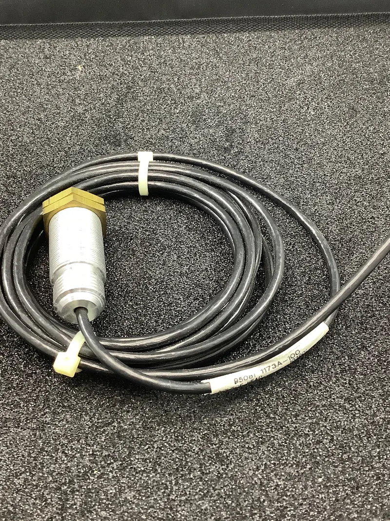 1173A-100 - Cutler-Hammer - Sensor Head, Photo-Elec, B/U Assy, Forward Viewing 1
