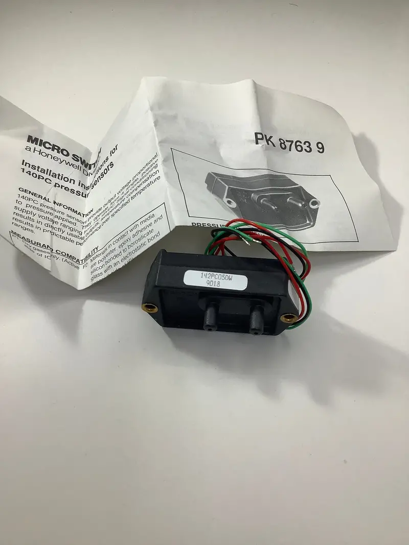 142Pw05dw - Micro Swithch/Honeywell Pressure Sensor 1