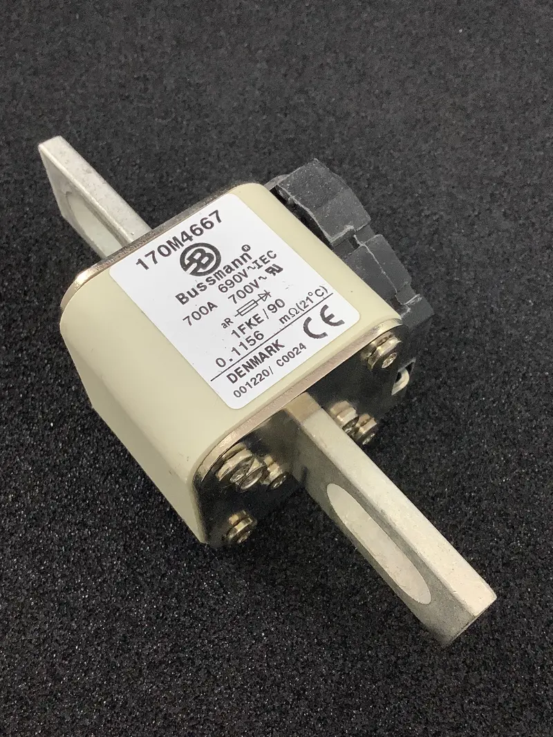 170M4667 - Bussman - 700Amp 690Vac Fast Acting Fuse 1