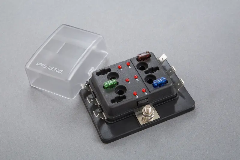 6 Slot Fuse Block W Cover And Led 1