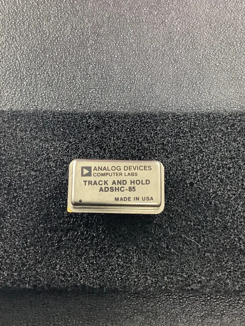 Adshc-85 - Analog Devices - Fast 0.01% Track/Sample-And-Hold Amplifiers 1