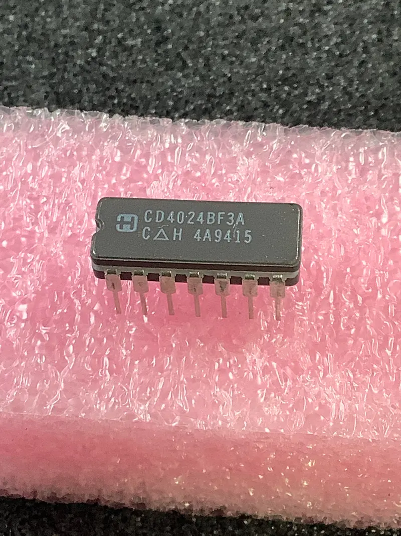 Cd4024bf3a - Harris - 7-Stage Ripple-Carry Binary Counter/Divider 14-Cdip 1