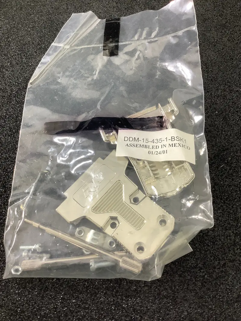 Ddm-15-435-1-Bsk1 - 3M - D-Sub Backshells 15P Emi Junc Shell 1