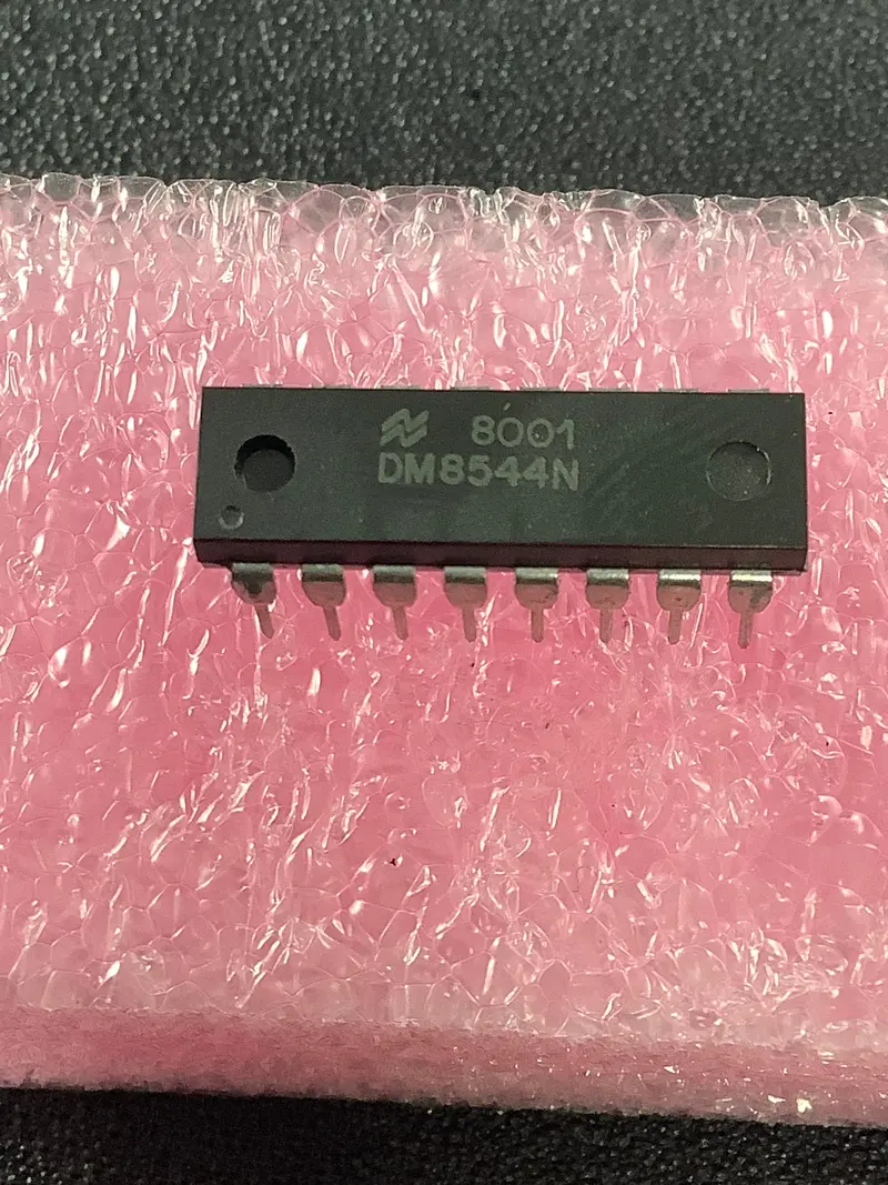Dm8544n - Nsc - Quad Switch Debouncers 1