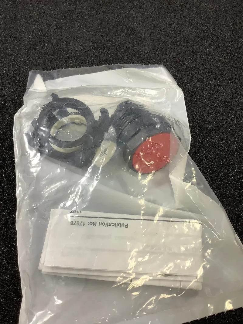 E22pb2 - Cutler Hammer - Eaton, Non-Metallic Heavy-Duty Pushbutton,Red,Plastic Actuator,Black Bezel 1