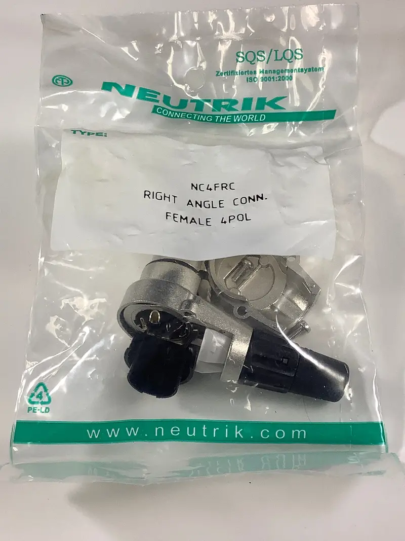 Nc4frc - Neutrik - 4 Pin Xlr Female Right Angle Connector 1