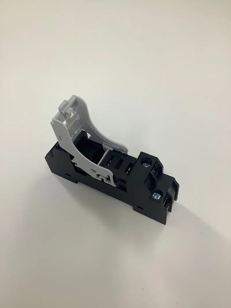 Ry1s-05E -  5 Pin Relay Base, Spdt Relay Style, Din Rail Mount 1