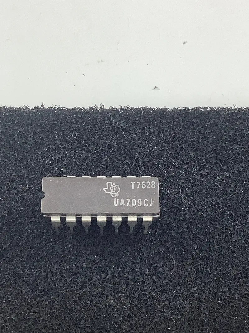 Ua709pc - Fairchild - Monolithic High Gain Operational Amplifier 1