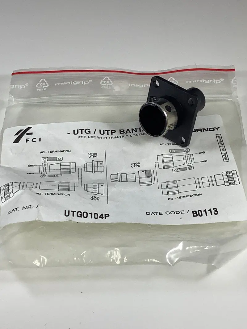 Utg0104p - Eaton - 4 Position Circular Connector Receptacle Housing Panel Mount 1