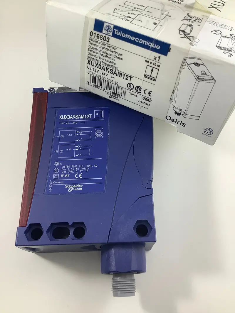 Xux0aksam12t - Telemecanique - Photoelectric Sensor Compact Emitter Xux 1